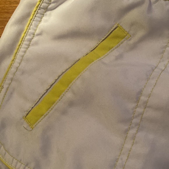 Elkford bc - Picture 2 of 4